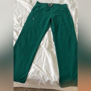FIGS hunter green Kade scrub pants. Size small petite